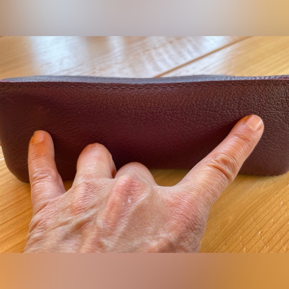 Portland Leather plum artisan Bag with Textured Finish - Picture 11 of 12